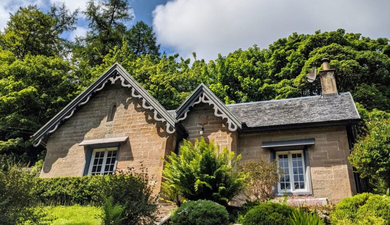 Garden cottage in the sunshine